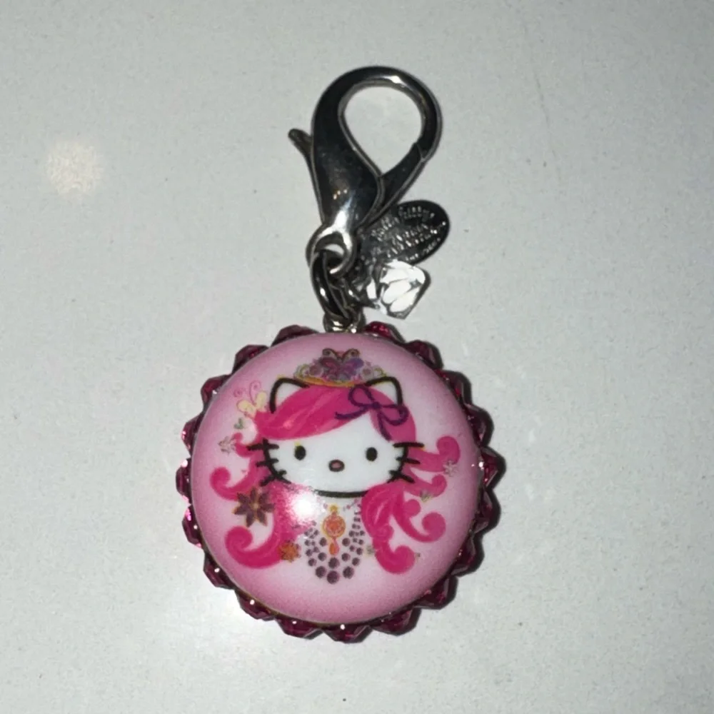 TARINA TARANTINO HELLO KITTY PINK HEAD CHARM 🎀 - Picture 2 of 4